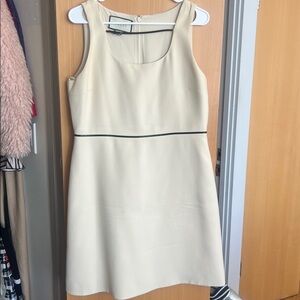 Gucci Cream elegant dress with black trim detail